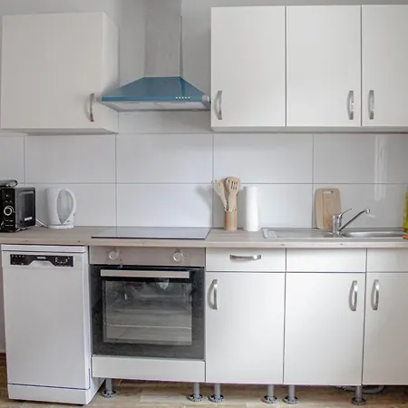 F&f - 3 Og - Zentral Mit Kostenfreien Privatparkplaetzen Und Wlan *
