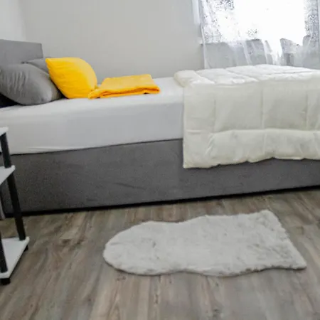 F&f - 3 Og - Zentral Mit Kostenfreien Privatparkplaetzen Und Wlan Ilsfeld