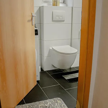 F&f - 3 Og - Zentral Mit Kostenfreien Privatparkplaetzen Und Wlan * Ilsfeld