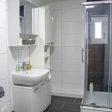 F&f - 3 Og - Zentral Mit Kostenfreien Privatparkplaetzen Und Wlan Prázdninový dům