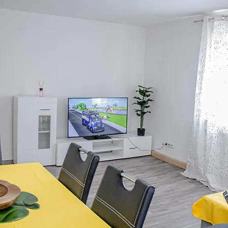 F&f - 3 Og - Zentral Mit Kostenfreien Privatparkplaetzen Und Wlan * Ilsfeld